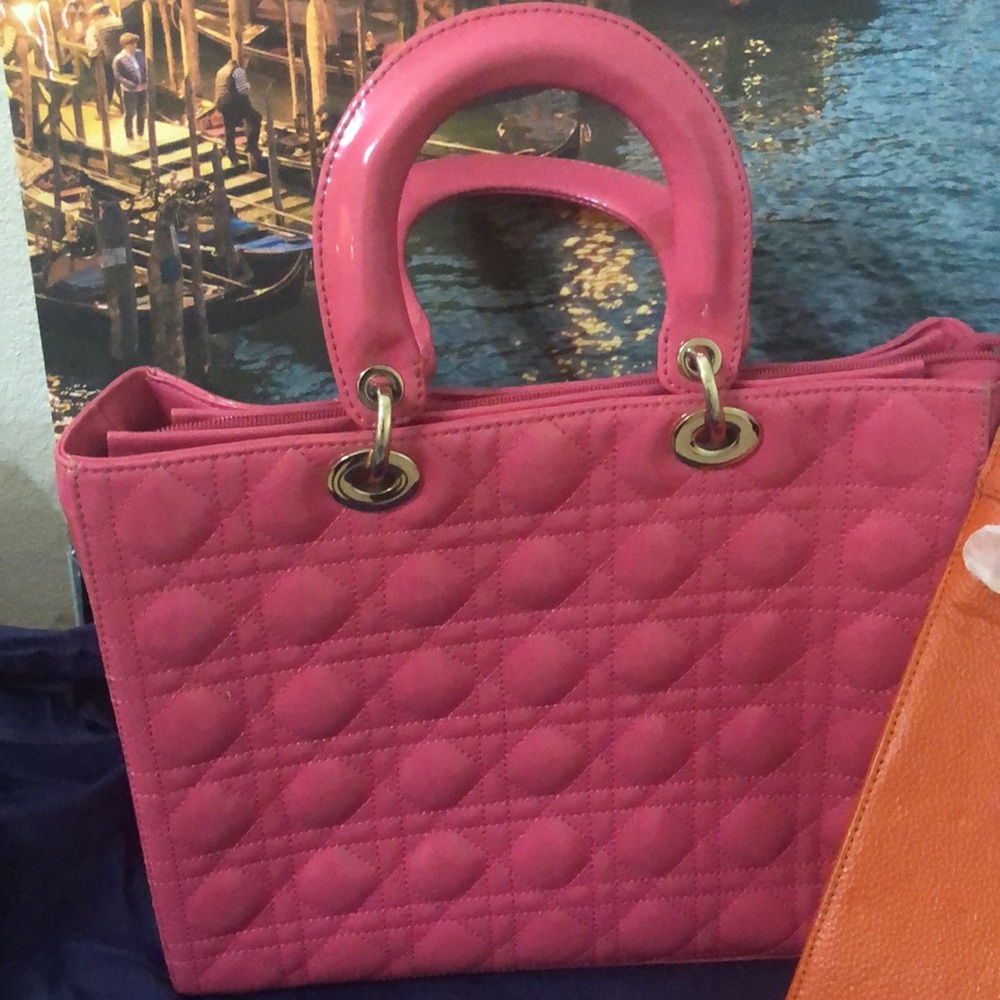 Handbags 👜